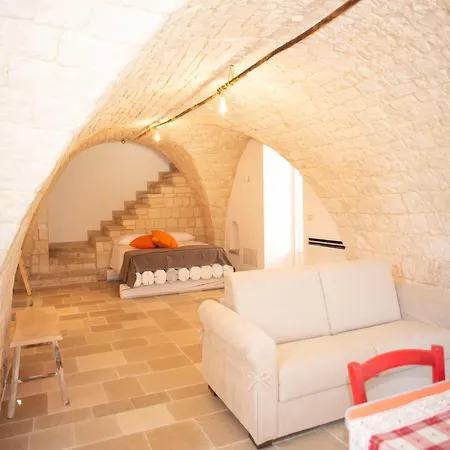 בית נופש Tower House In Puglia With Pool And Coast Views צ'יסטרנינו