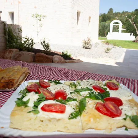 Tower House In Puglia With Pool And Coast Views בית נופש צ'יסטרנינו