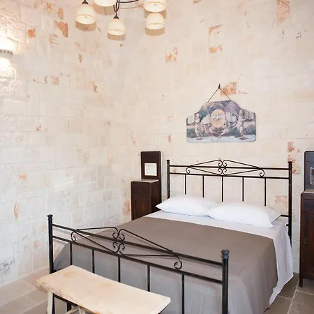 בית נופש Tower House In Puglia With Pool And Coast Views