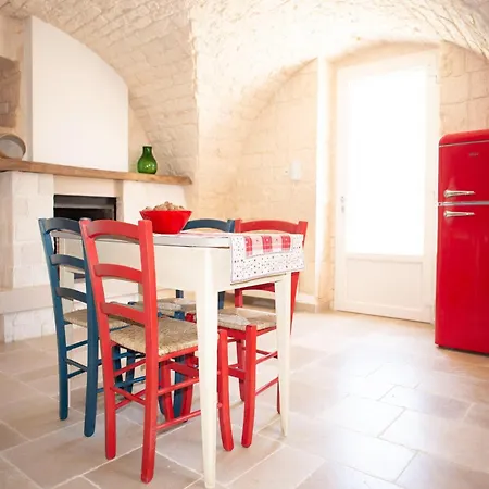 Tower House In Puglia With Pool And Coast Views בית נופש *