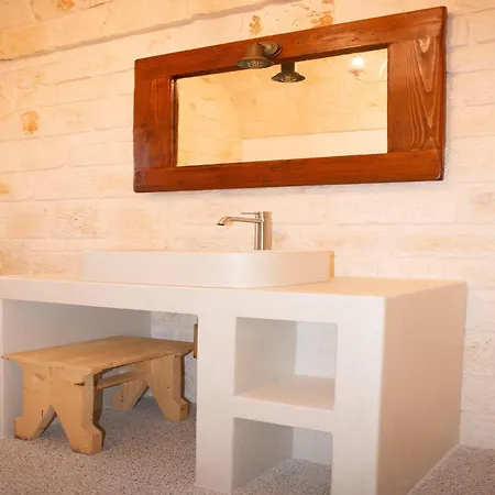 Tower House In Puglia With Pool And Coast Views