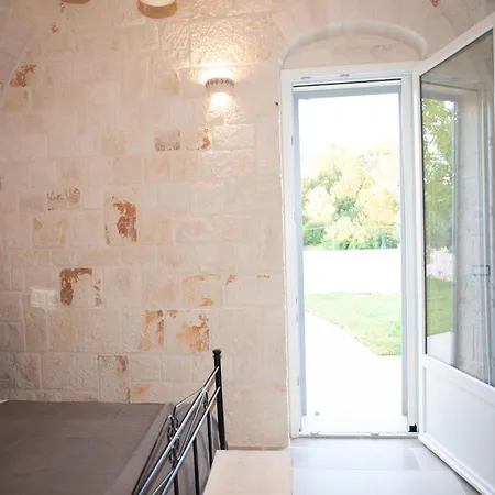 Дом отдыха Tower House In Puglia With Pool And Coast Views